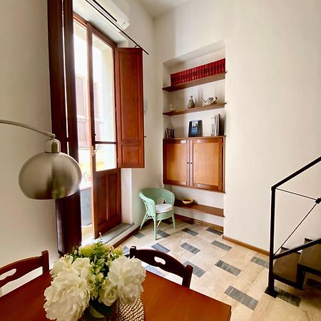 Domus Myoho Apartment Cagliari Bagian luar foto