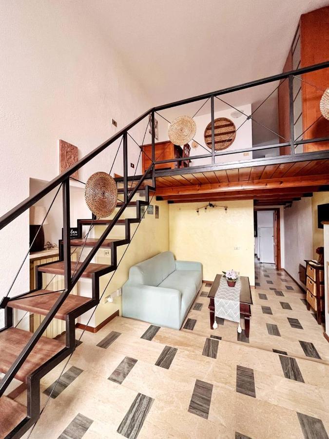 Domus Myoho Apartment Cagliari Bagian luar foto