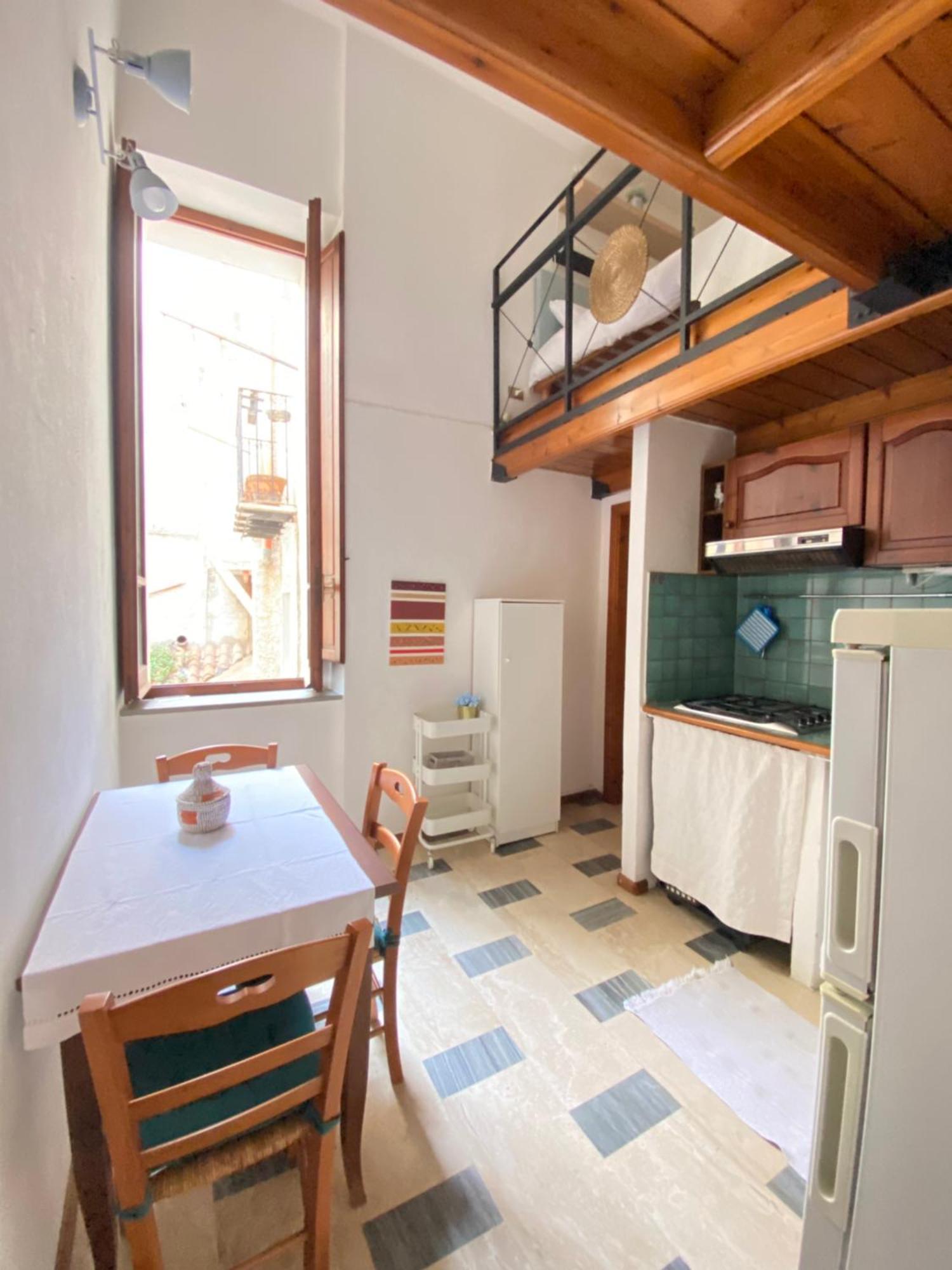 Domus Myoho Apartment Cagliari Bagian luar foto